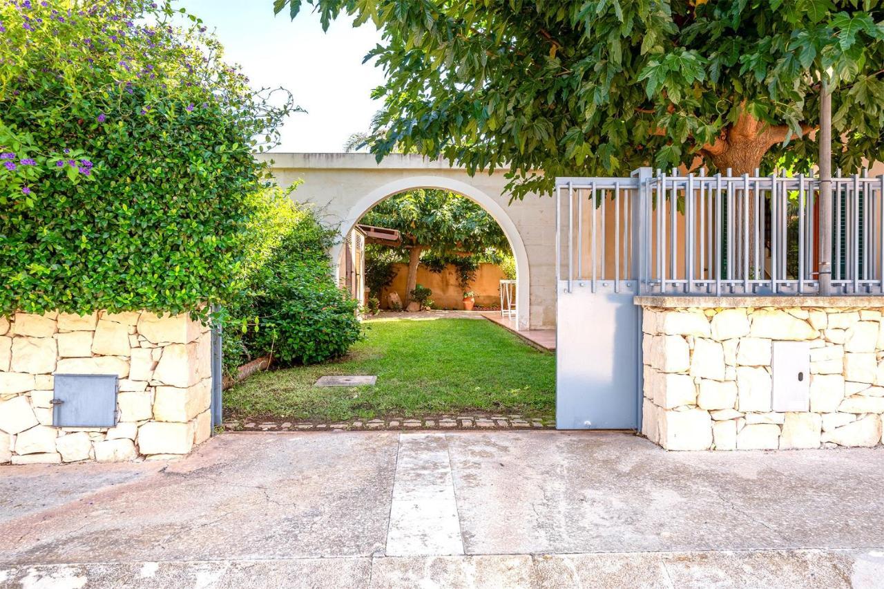 Villa Aura Марина ди Модика Екстериор снимка